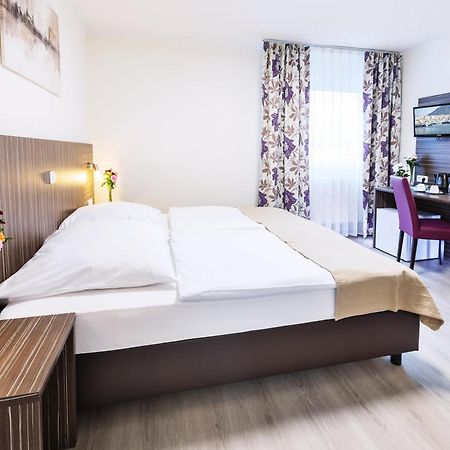 Pension Altes Backhaus ヘルツォーゲンアウラッハ エクステリア 写真