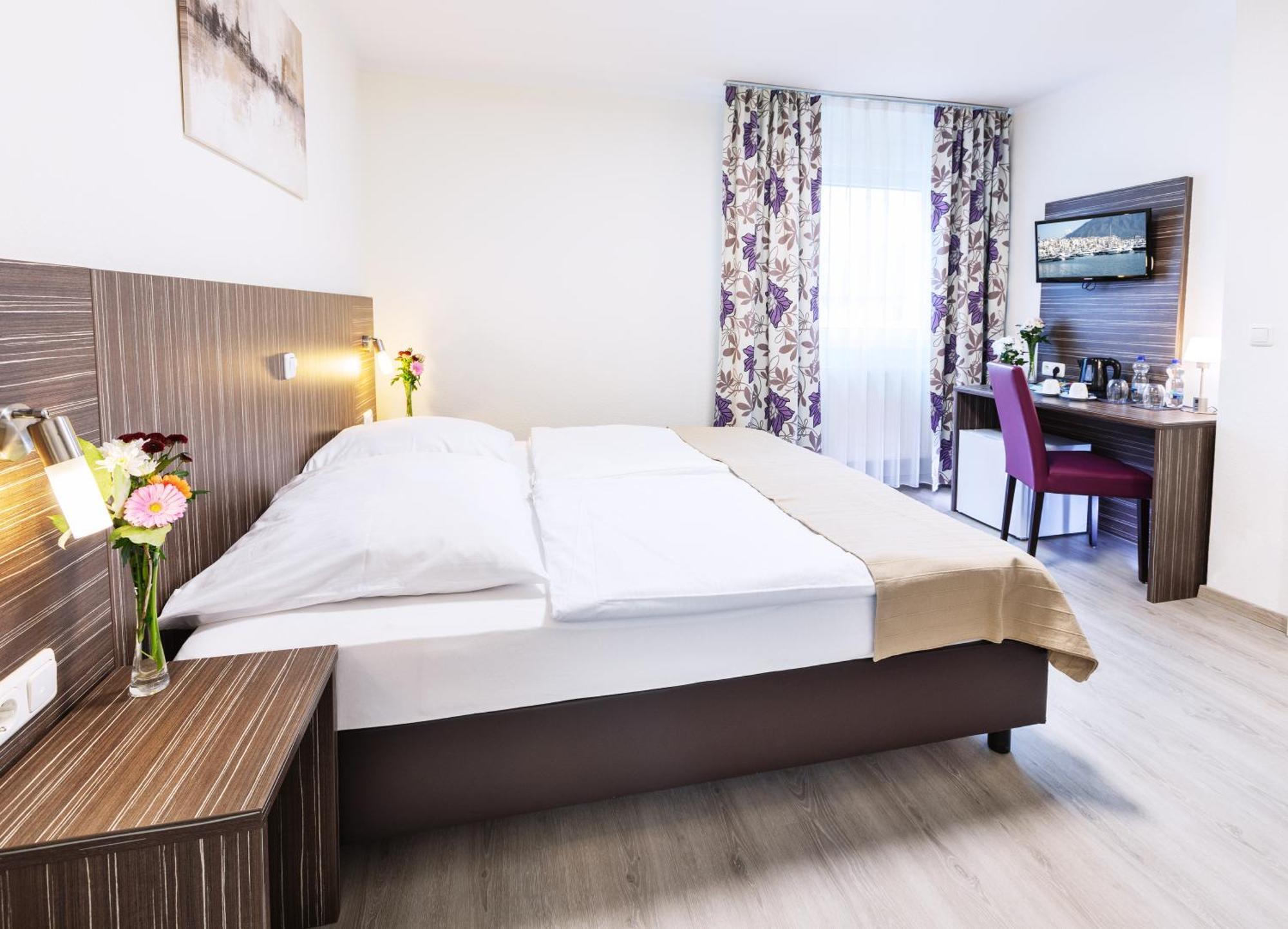 Pension Altes Backhaus ヘルツォーゲンアウラッハ エクステリア 写真