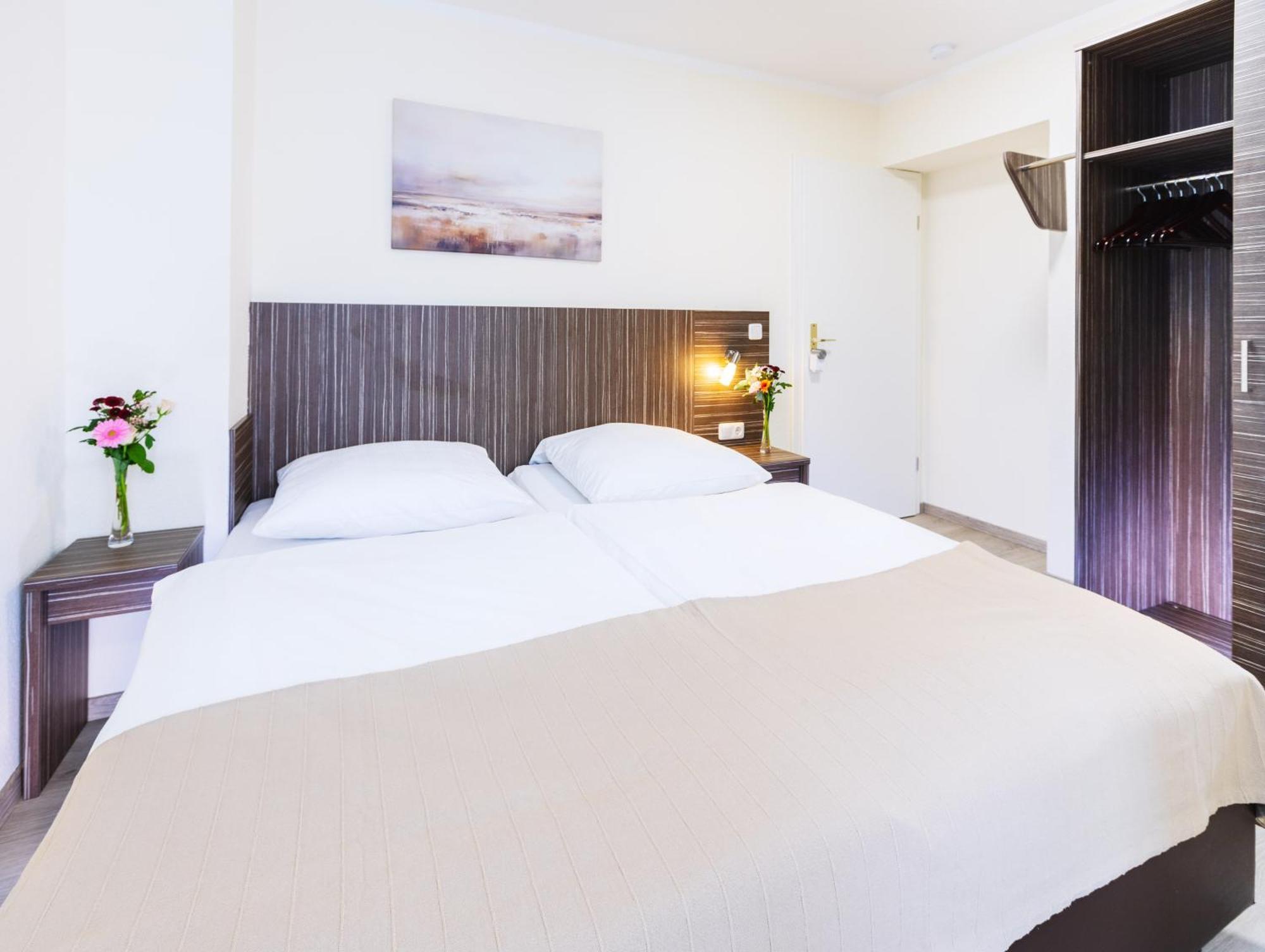 Pension Altes Backhaus ヘルツォーゲンアウラッハ エクステリア 写真