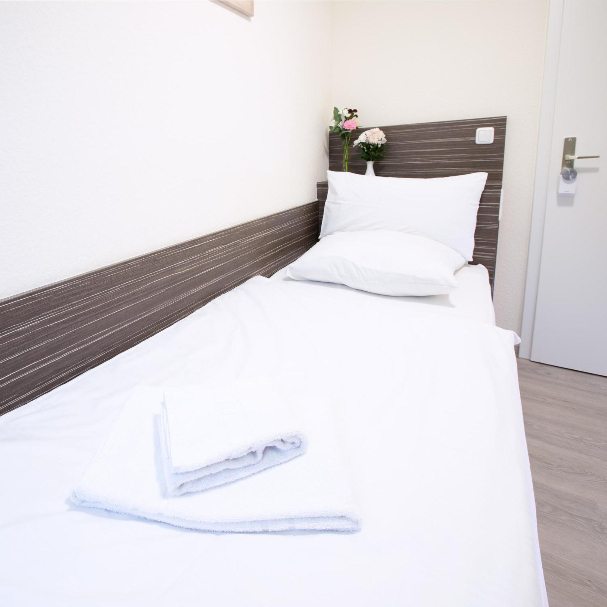 Pension Altes Backhaus ヘルツォーゲンアウラッハ エクステリア 写真